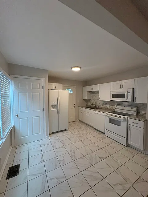253 Upshaw Street Southwest - 1 — Photo 4