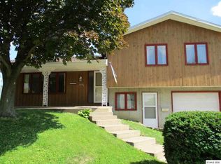 1100 Vernon St, Dubuque, IA 52001