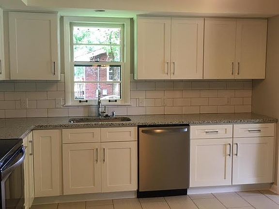 4th image of 2132 Sanborn Dr