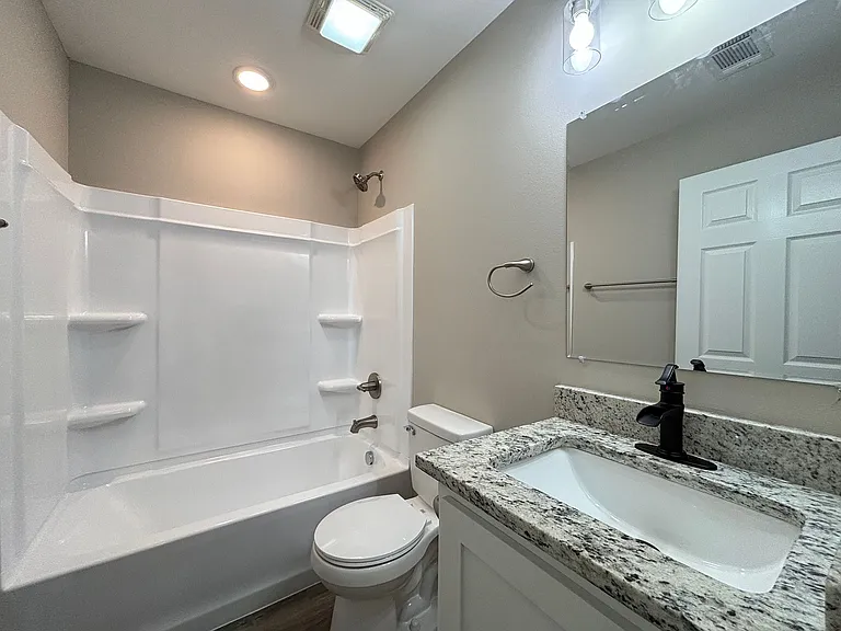 1504 S Valentine St #B — Photo 11