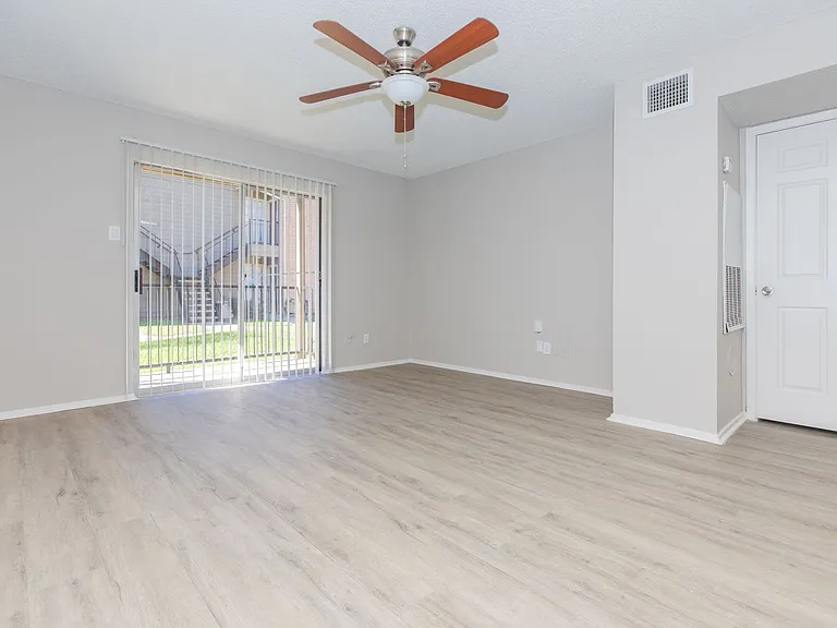 Coventry Park Apartments — Photo 31