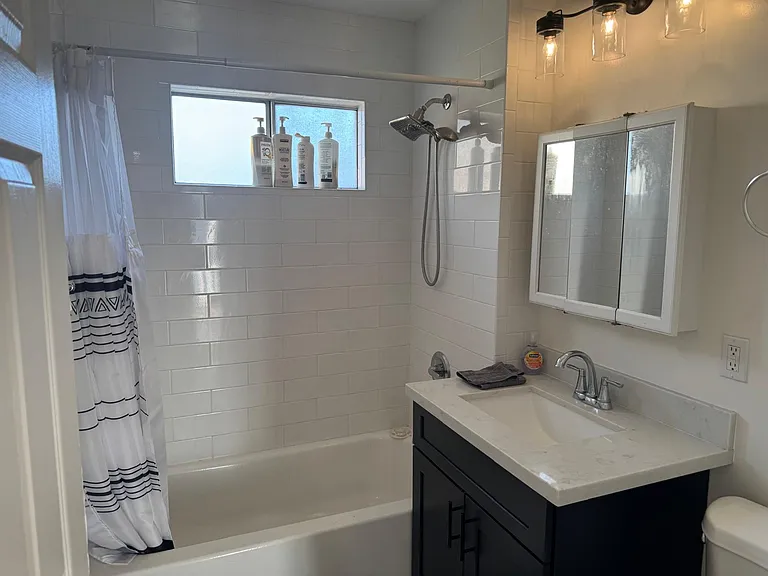 2441 S Baldwin Ave — Photo 16