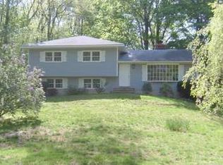 61 Rimmon Rd, Woodbridge, CT 06525