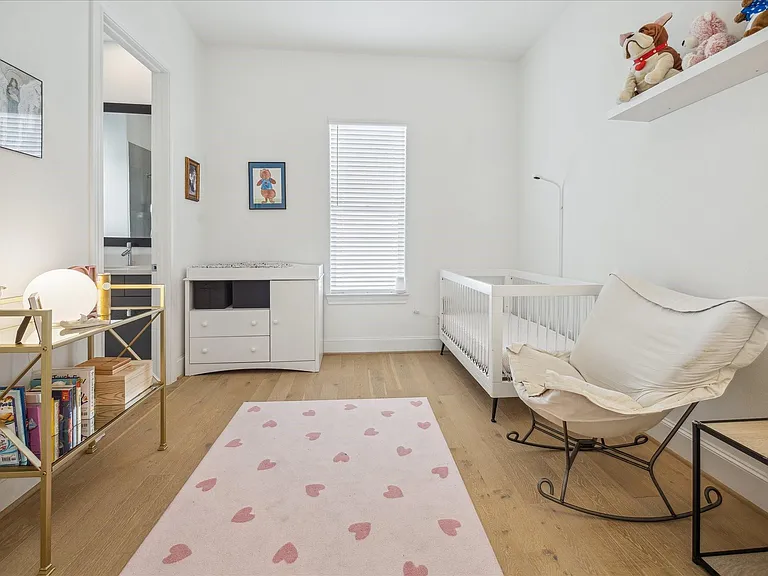 2714 Harvard St — Photo 25