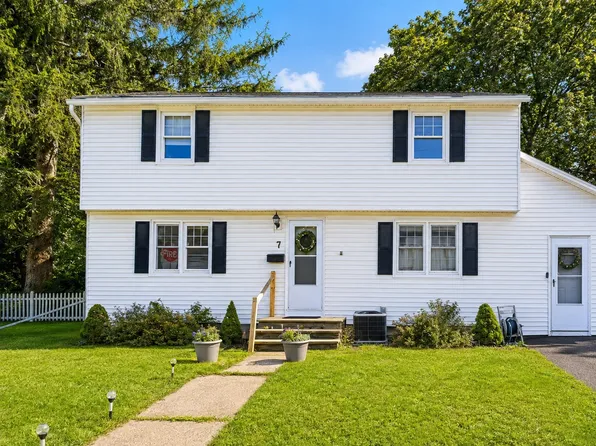 7 Elbon St, Johnson City, NY 13790