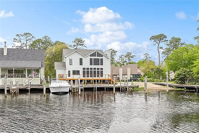 4 bed, 2.5 bath, 3096 sqft, $2,700 — Photo 3