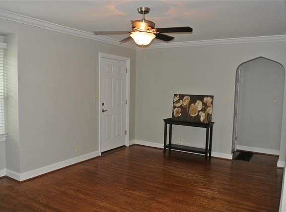 4th image of 6014 Staely Ave