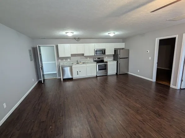 Hitching Post Apartments, 100 N Oakland St #3, Colfax, IN 46035