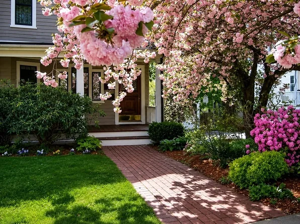 49 Clark St Unit 49, Newton Center, MA 02459