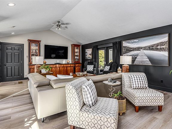 4th image of 1100 Back Rd