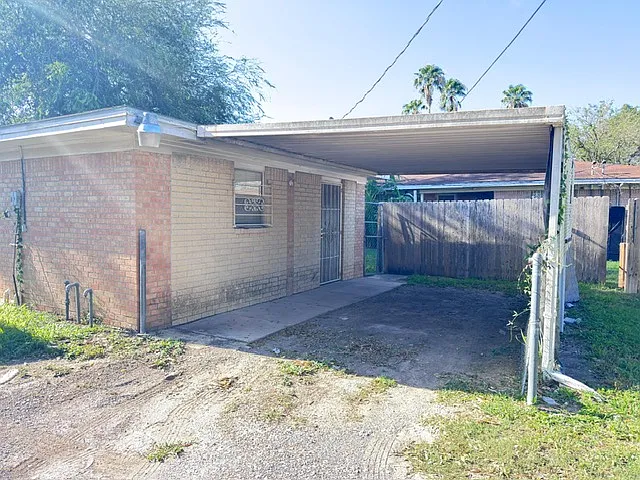 812 Walnut (Rear) - 1 — Photo 3