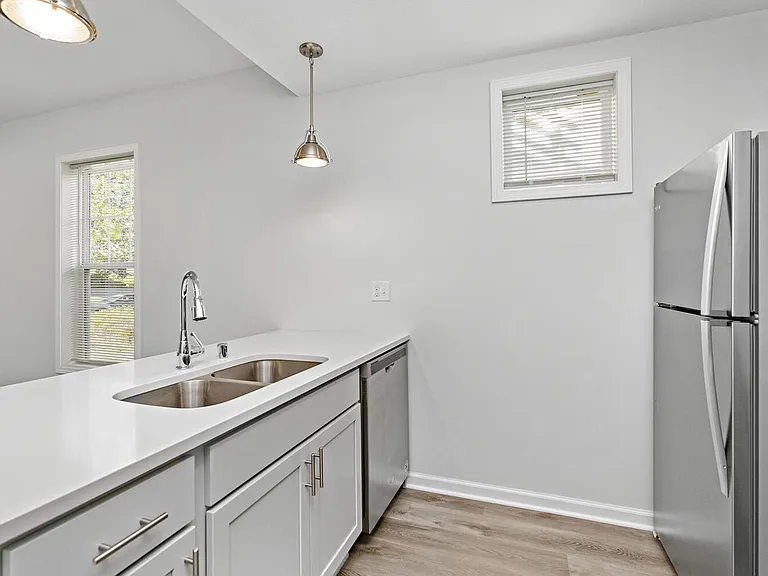 2109 Aldrich — Photo 3
