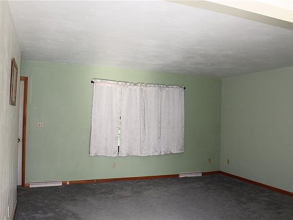 4th image of 21679 Golden Dr