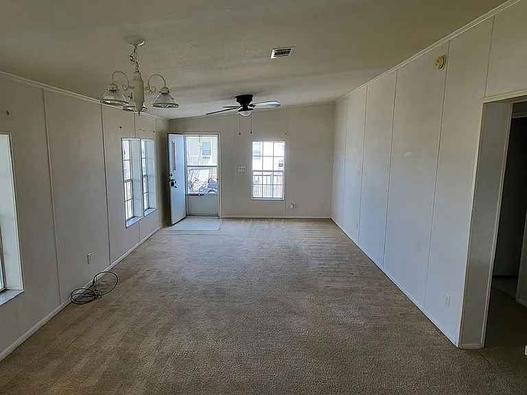 182 Oleander St #182 — Photo 10