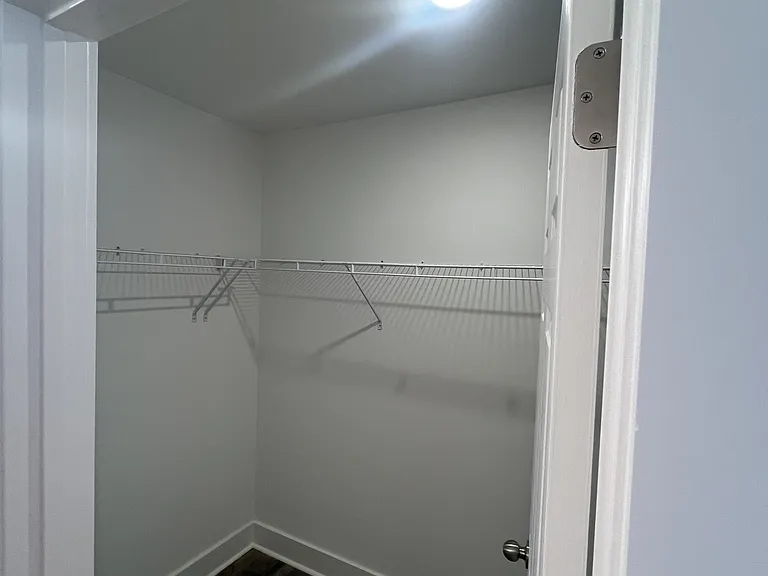 535 S Forest Ave — Photo 10