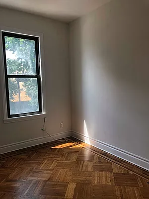 Rented by Leonidas Realty | media 24