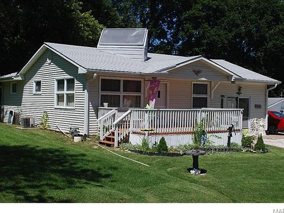 5th image of 325 Campbell Ct
