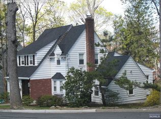 613 Winthrop Rd, Teaneck, NJ 07666