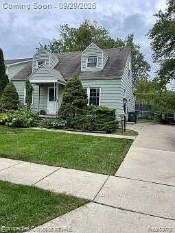 3 bed, 2.0 bath, 1870 sqft, $2,500 — Photo 2