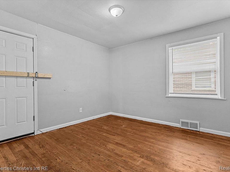 20220 Glastonbury Rd, photo 15