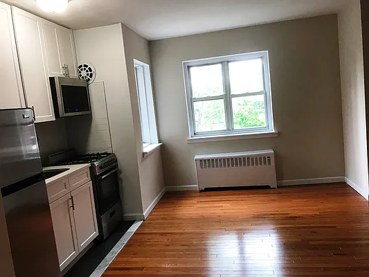 Rented by Prime Realty | media 6