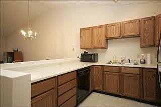 5th image of 725 Bayberry Ln