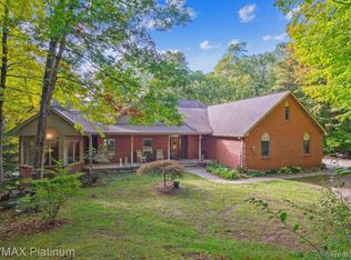 3821 Norton Rd, Howell, MI 48843