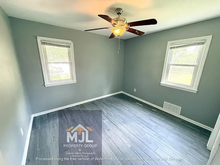 311 Jefferson Ln — Photo 11