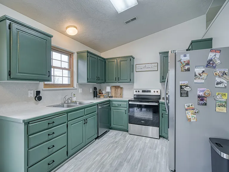 741 Clarence Ct — Photo 20