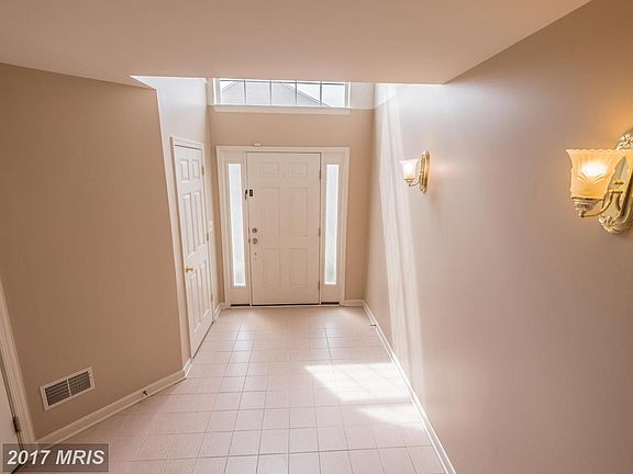 2nd image of 110 Blossom Ln