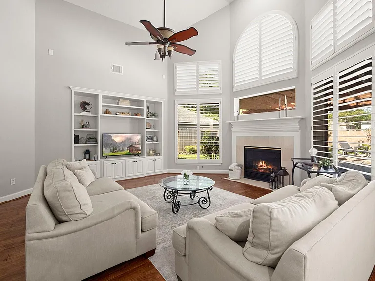 4218 Leaflock Ln — Photo 9