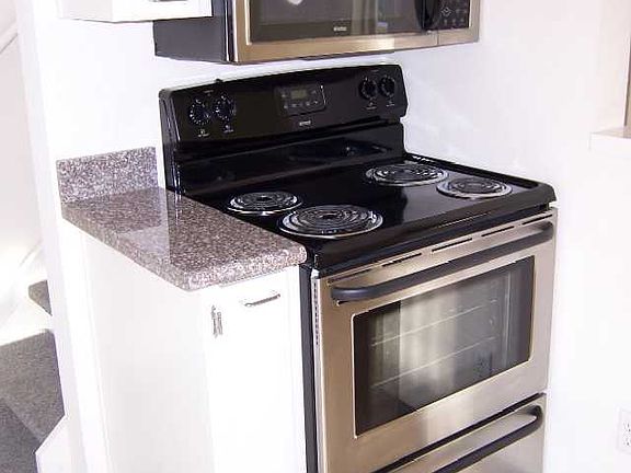 4th image of 151 Shipley St