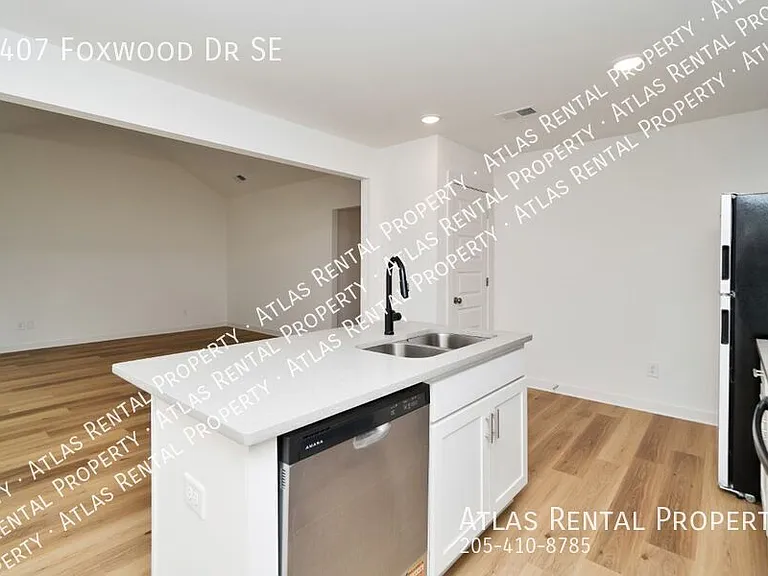 4407 Foxwood Dr — Photo 10