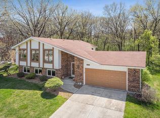 888 Carol Ln, Crete, IL 60417