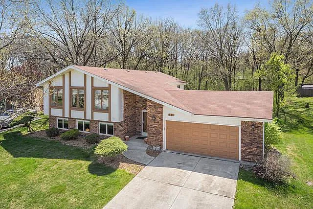 888 Carol Ln photo 1