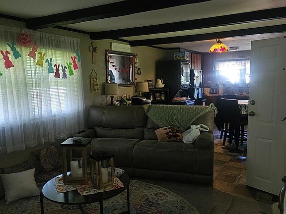 3rd image of 72 Freddie Ave