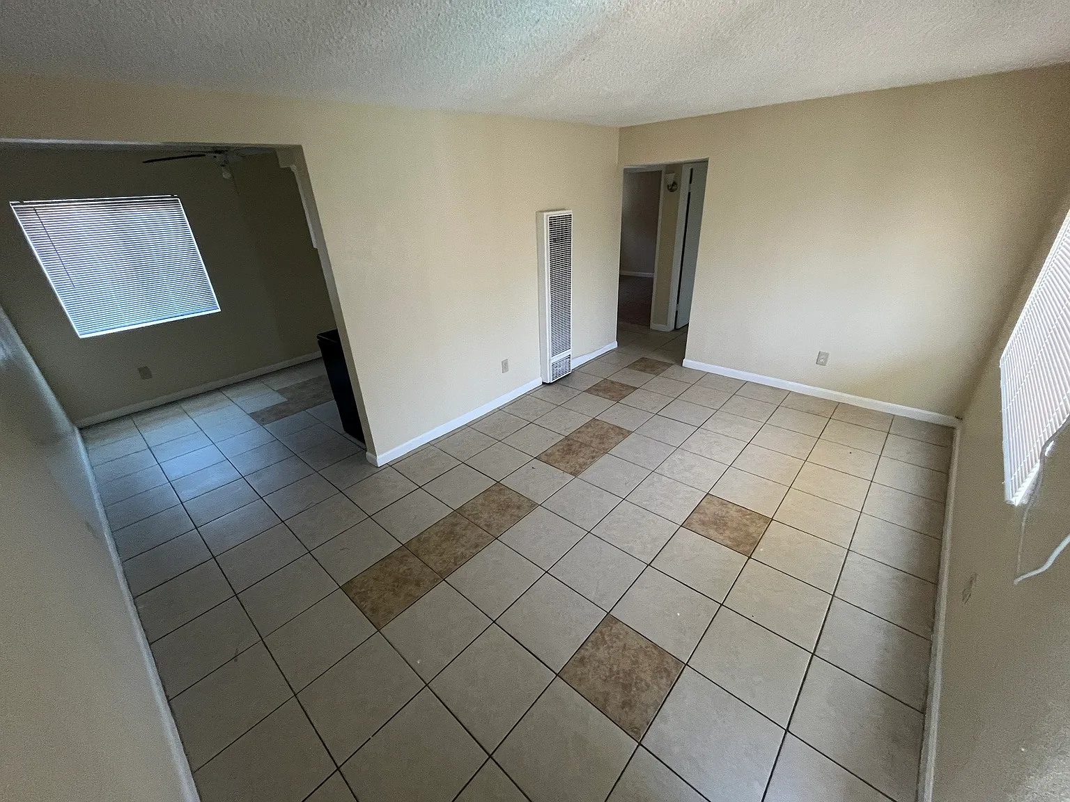 2 bed, 800 sqft, $850 — Photo 2