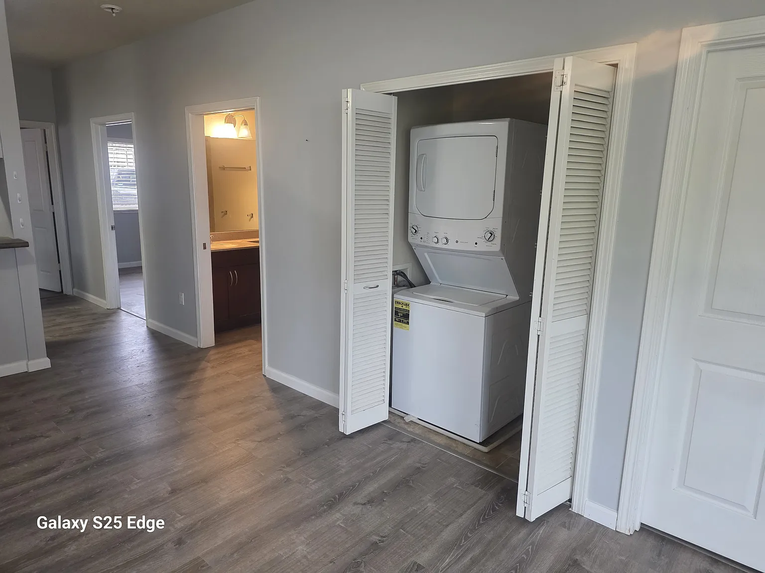 3 bed, 953 sqft, $3,400 — Photo 3