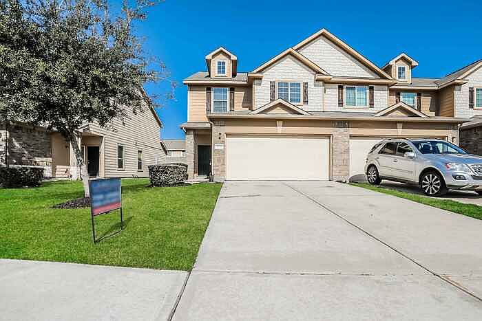 1st image of 3930 Lexington Manor Ct
