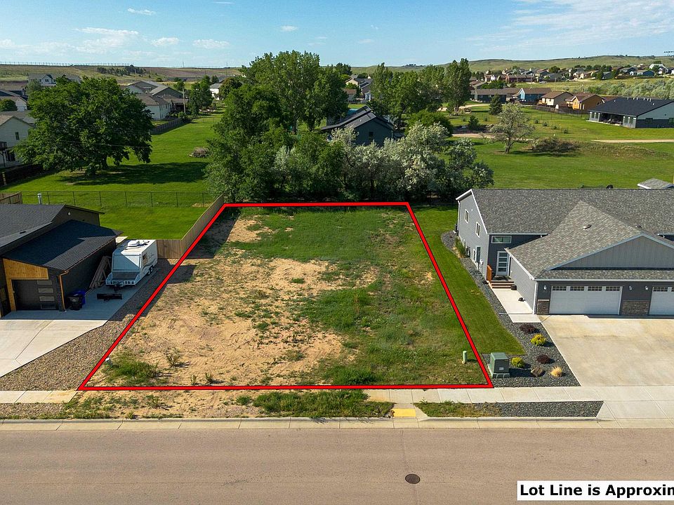 1st image of 401 Hanover Dr