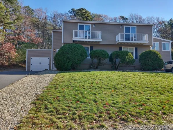 12 Heritage Dr Unit 12, Buzzards Bay, MA 02532