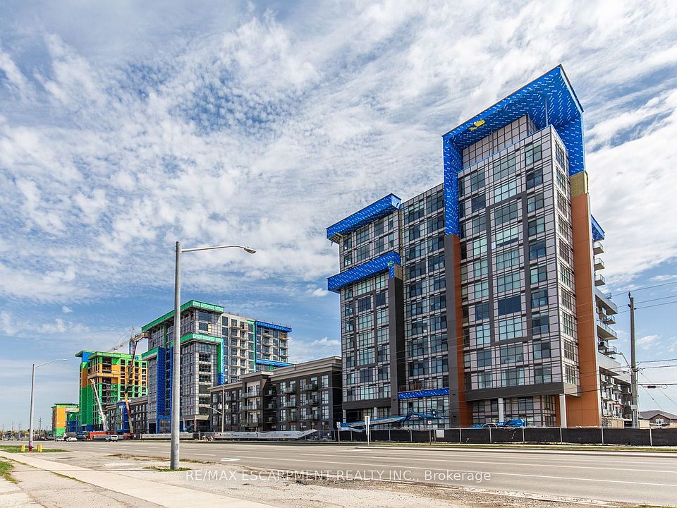 2nd image of 460 Dundas St E #226