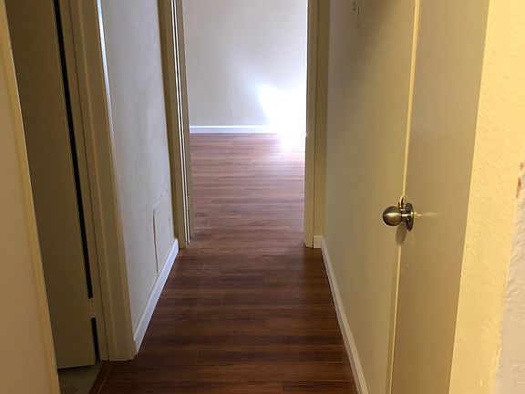 4th image of 433 N Jackson St APT 110