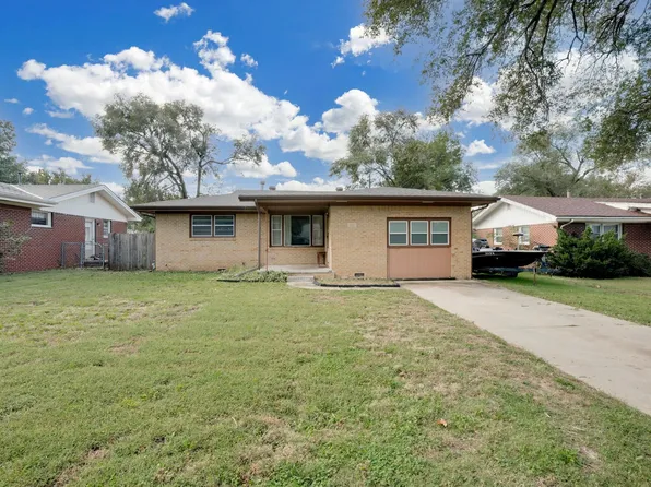 509 E 9th Ave, Belle Plaine, KS 67013