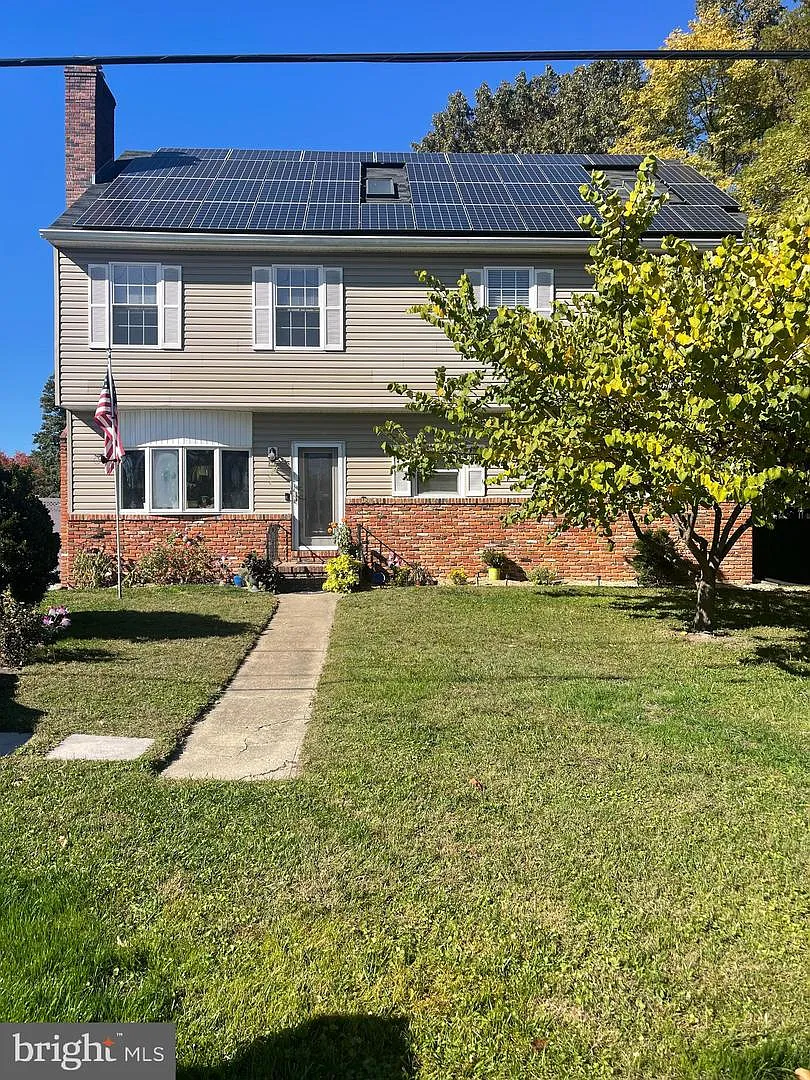 810 Riverside Dr photo 1