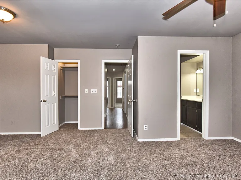 310 W K St — Photo 12