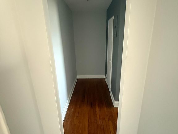 4th image of 165 Vroom St APT 4M