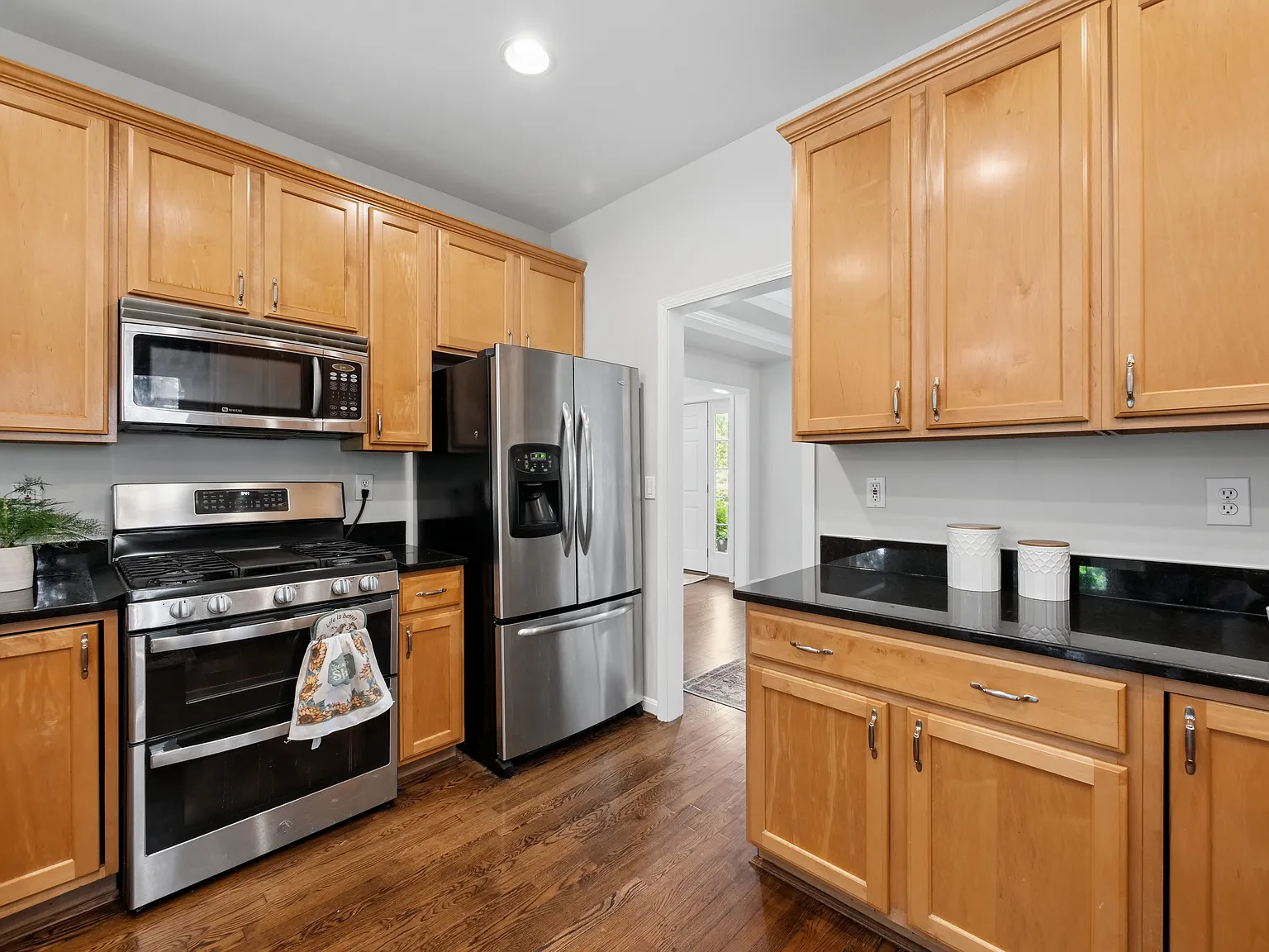 4 bed, 3.5 bath, 3424 sqft, $3,250 — Photo 4