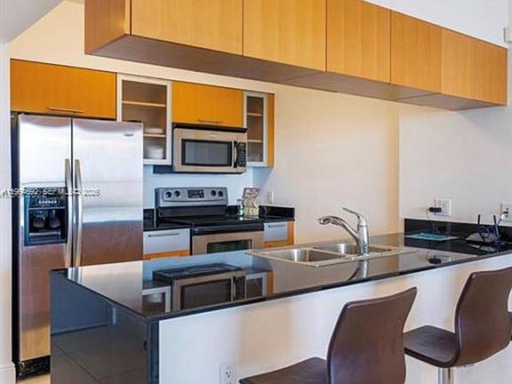 4th image of 750 N Bayshore Dr #5104