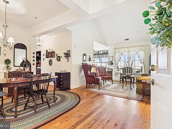 4th image of 1817 Selvin Dr Unit 402